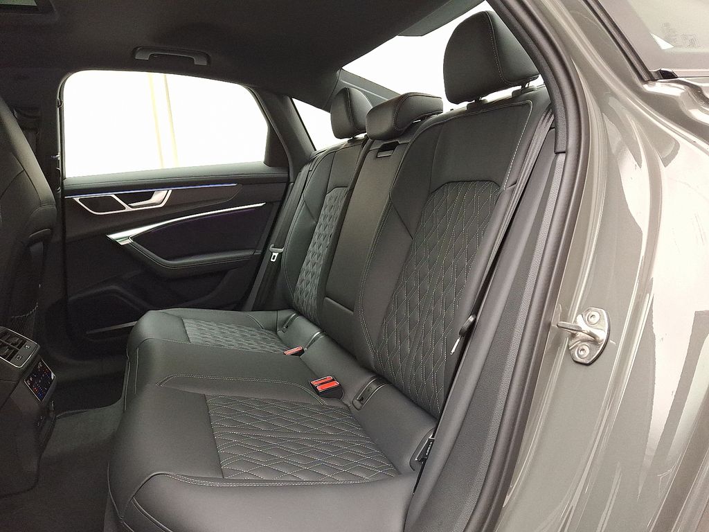 2025 Audi S6  6