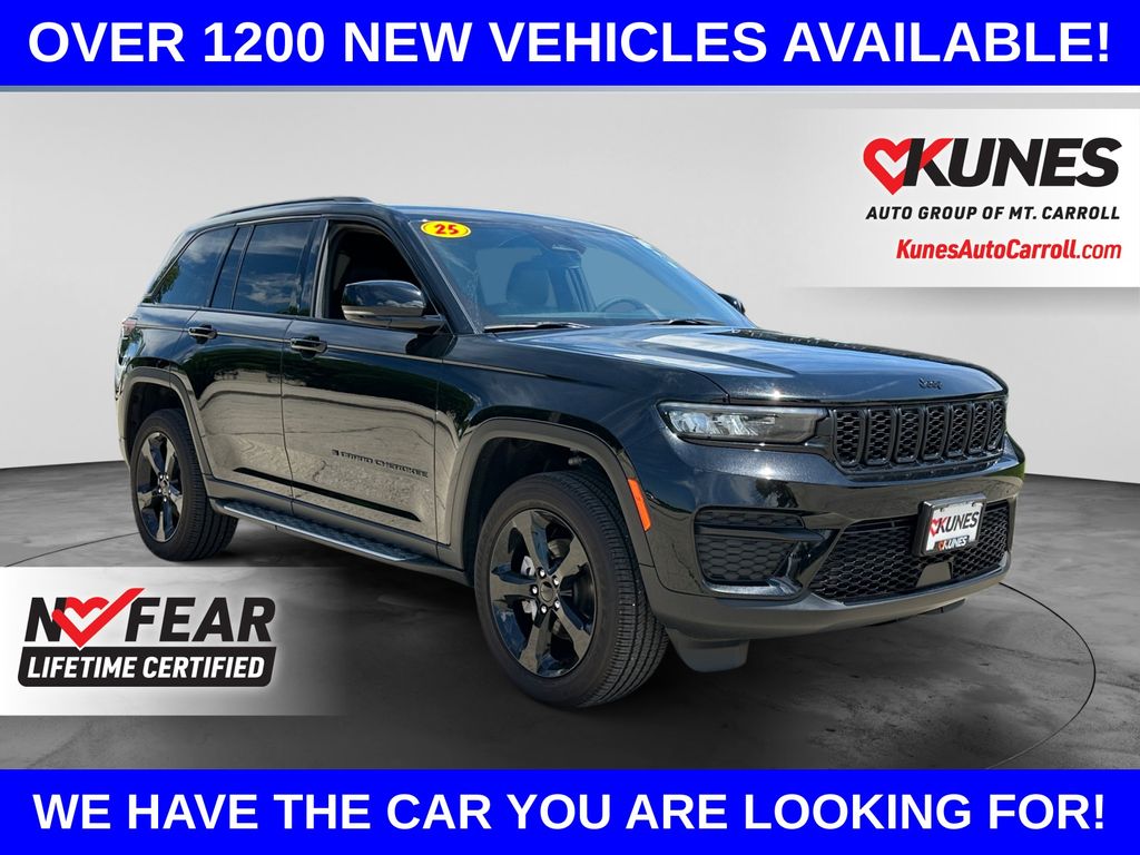 Diamond Black Crystal Pearlcoat 2025 Jeep Grand Cherokee SUV / Crossover Four-Wheel Drive 8-Speed Automatic
