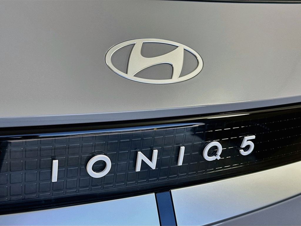 Thumbnail: 2027 Hyundai Ioniq 5 - 21