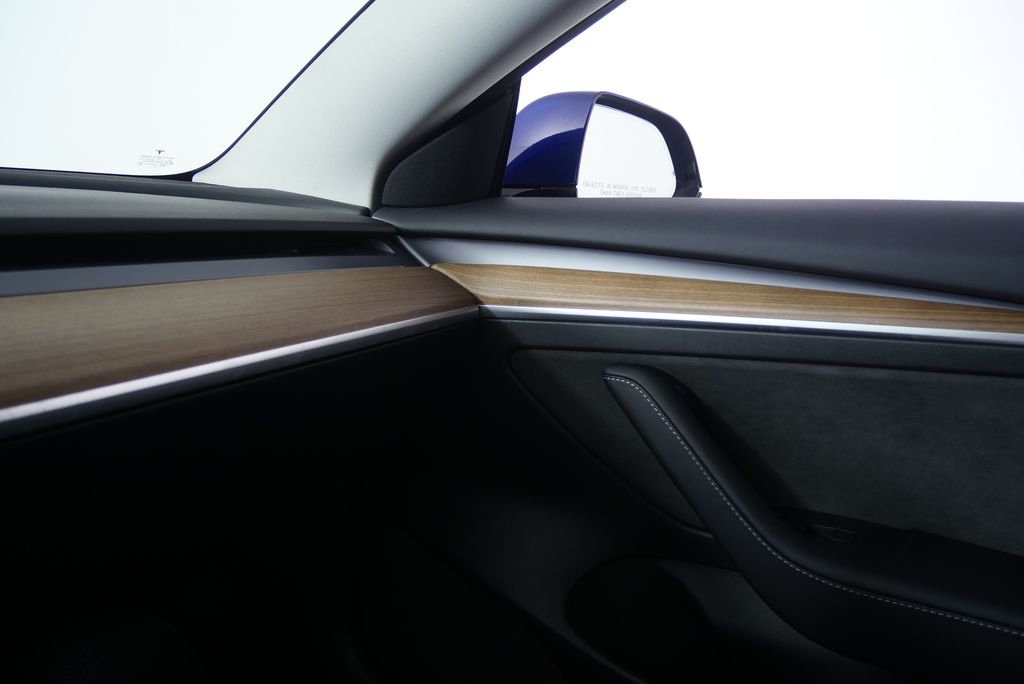 Thumbnail: 2022 Tesla Model 3 - 29