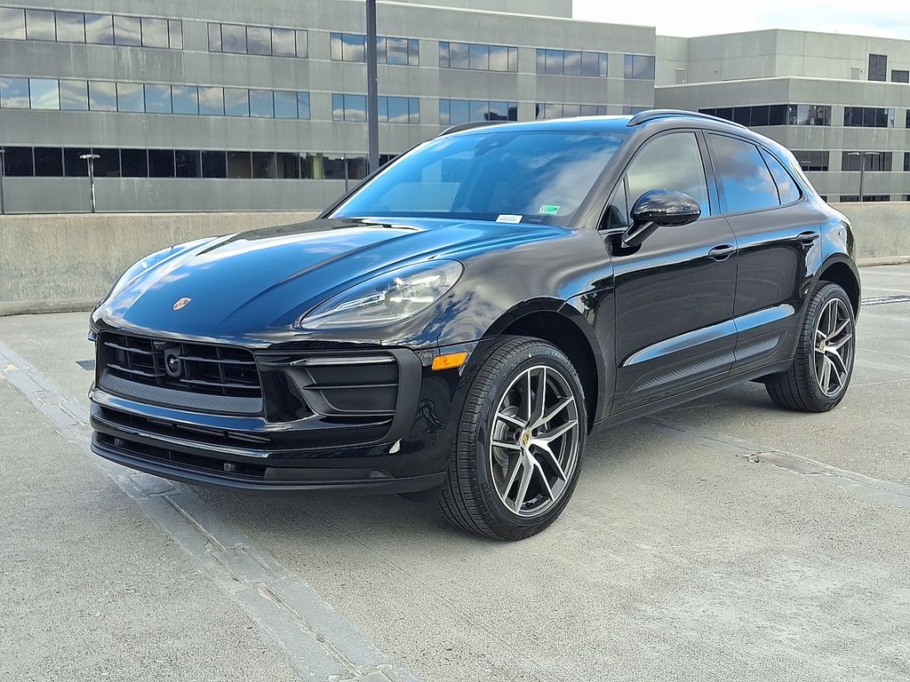 Thumbnail: 2026 Porsche Macan - 1