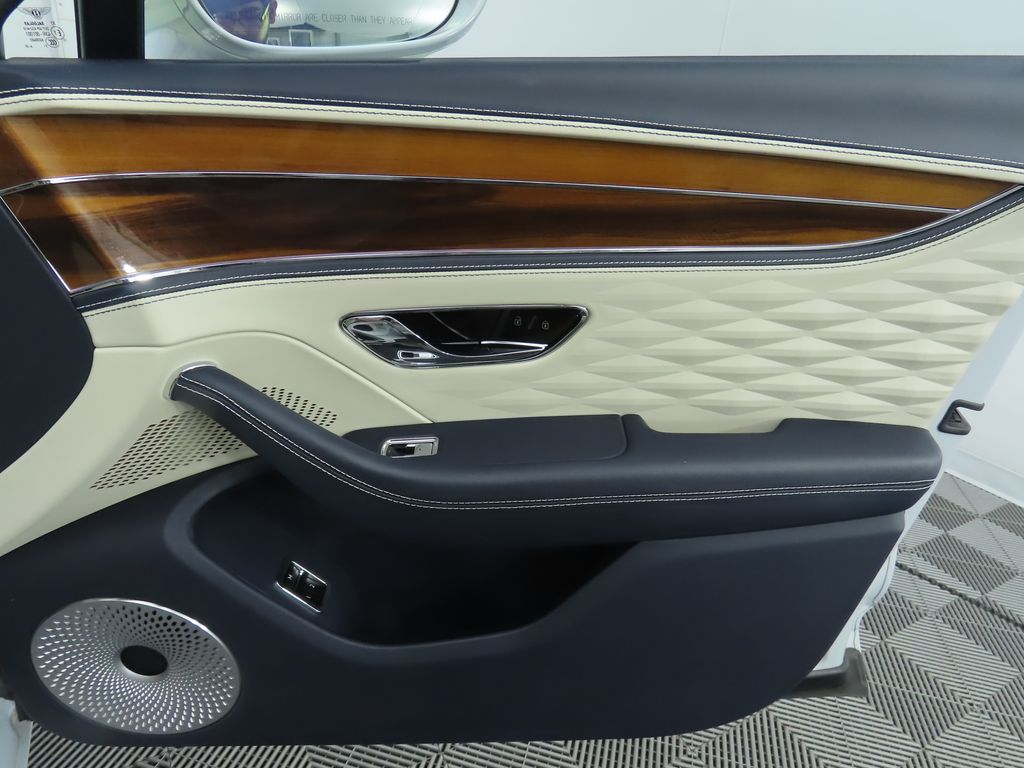 Thumbnail: 2020 Bentley Flying Spur - 26