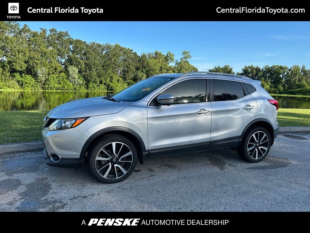 Thumbnail: 2017 Nissan Rogue Sport - 1