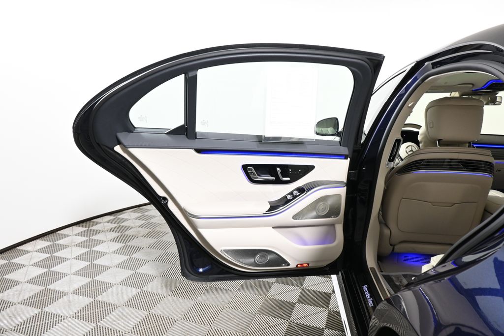 Thumbnail: 2025 Mercedes-Benz S-Class - 30