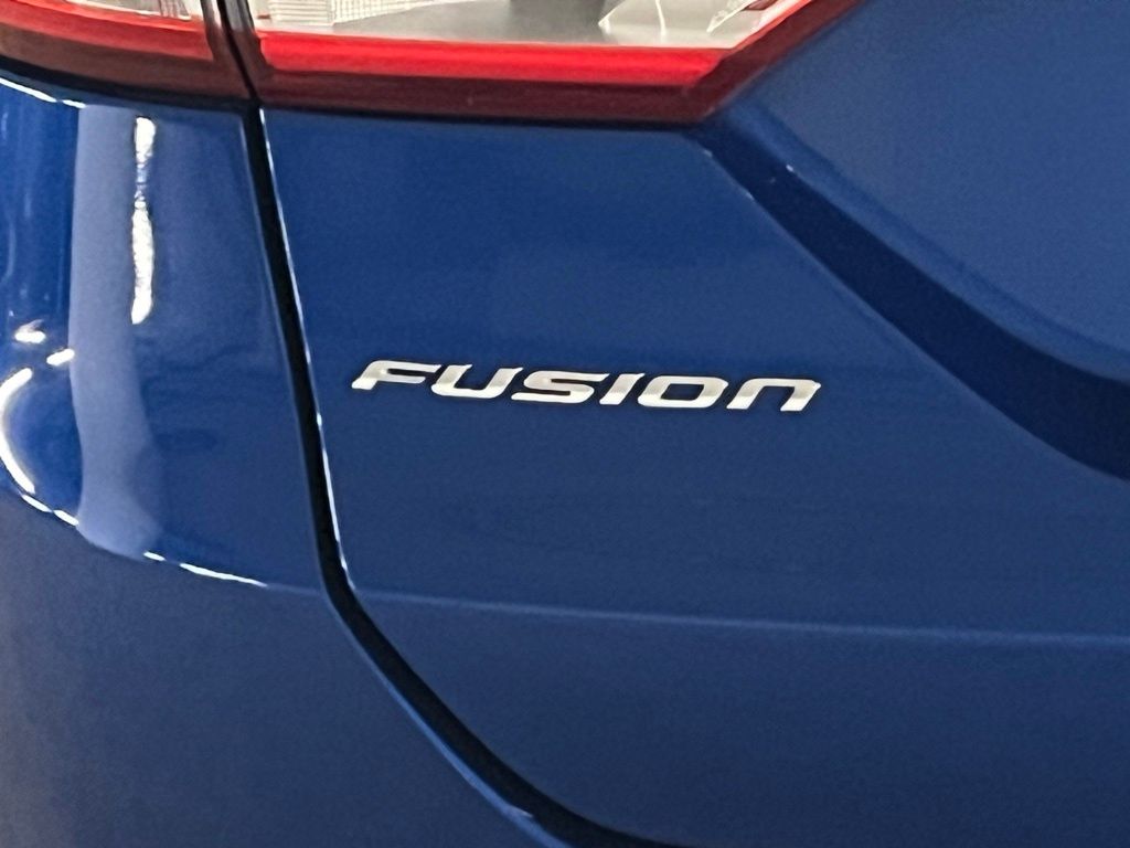 2017 Ford Fusion SE 33