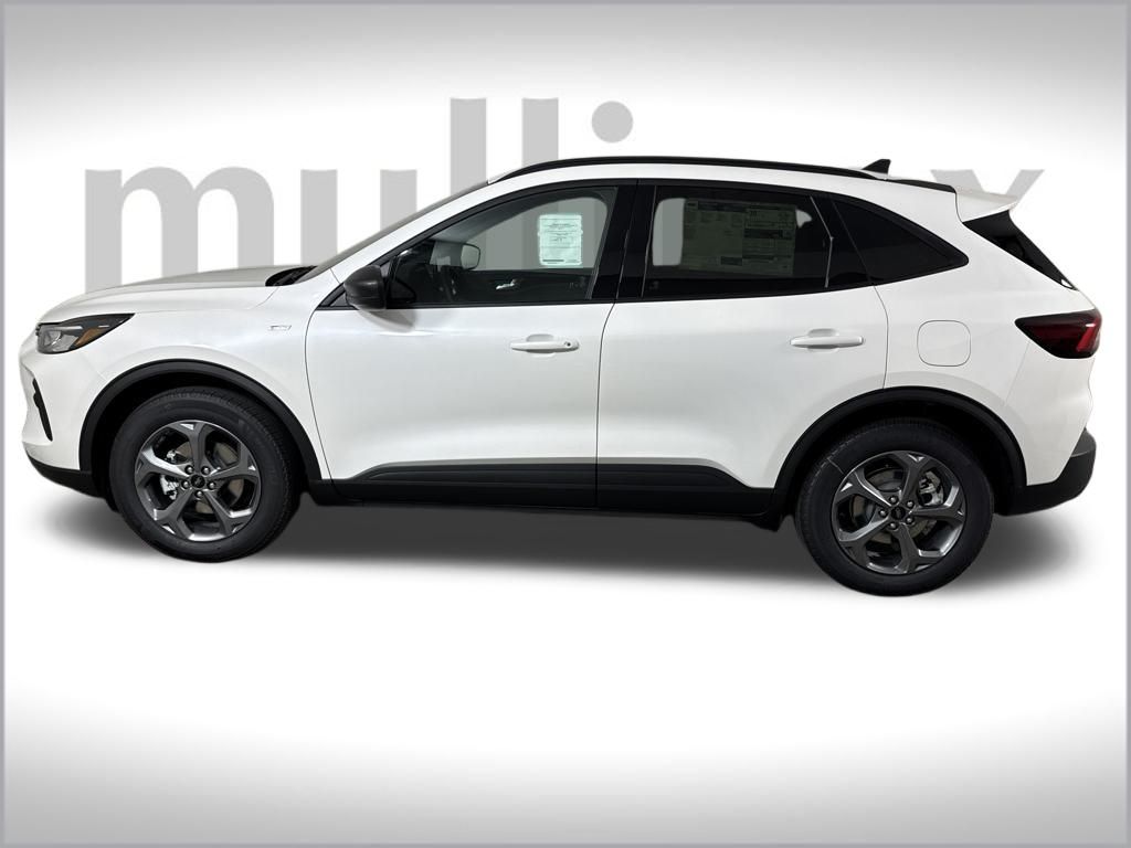 2025 Ford Escape Hybrid ST-Line photo 2