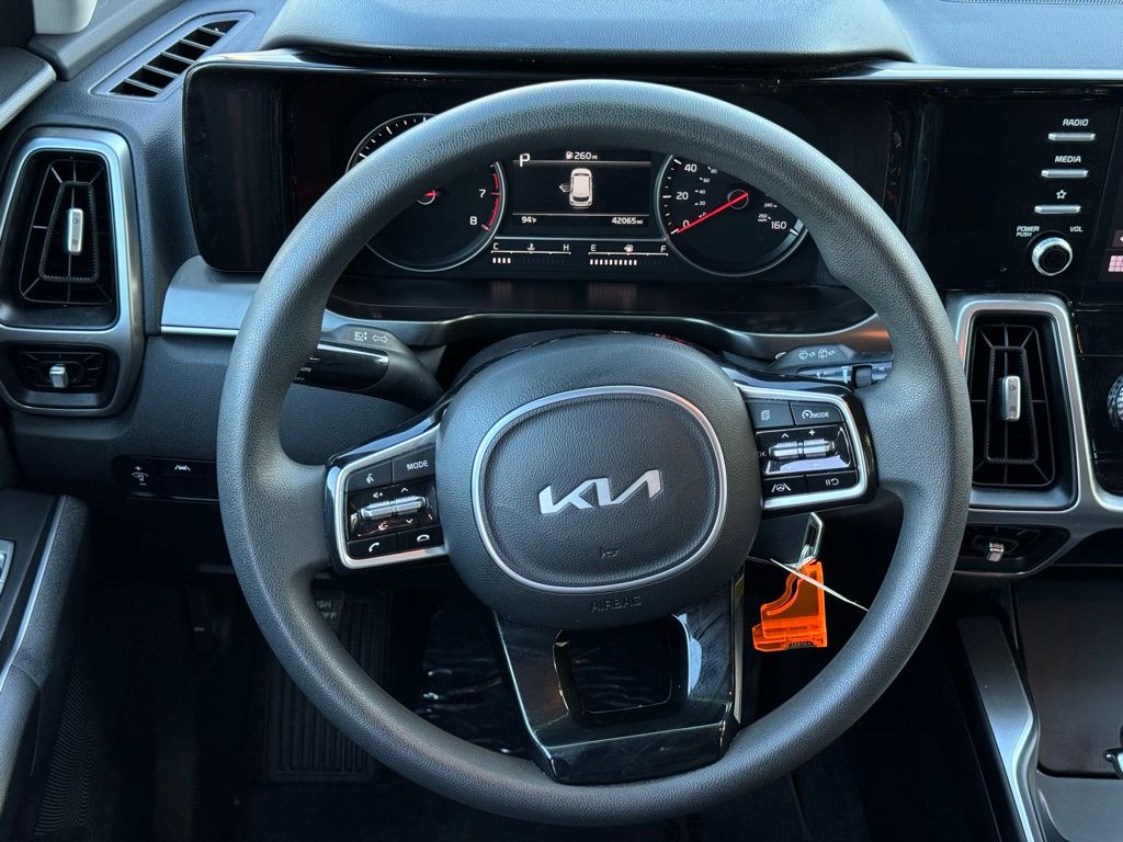 2023 Kia Sorento LX 19