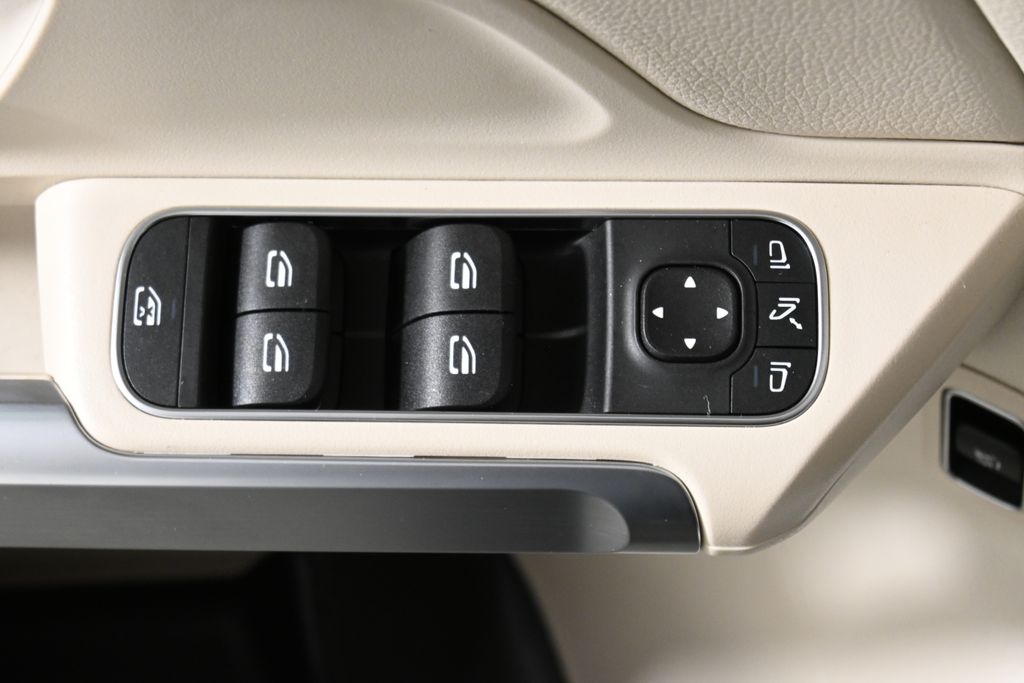 Thumbnail: 2024 Mercedes-Benz GLB - 29