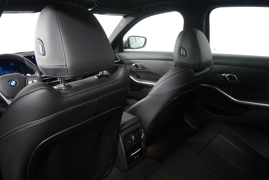 Thumbnail: 2024 BMW 3 Series - 16