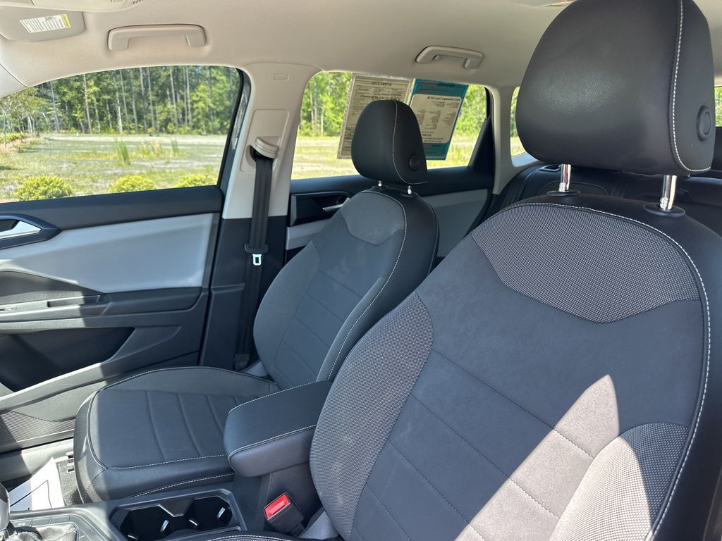 2022 Gray Volkswagen Taos 1.5T SE FWD SUV