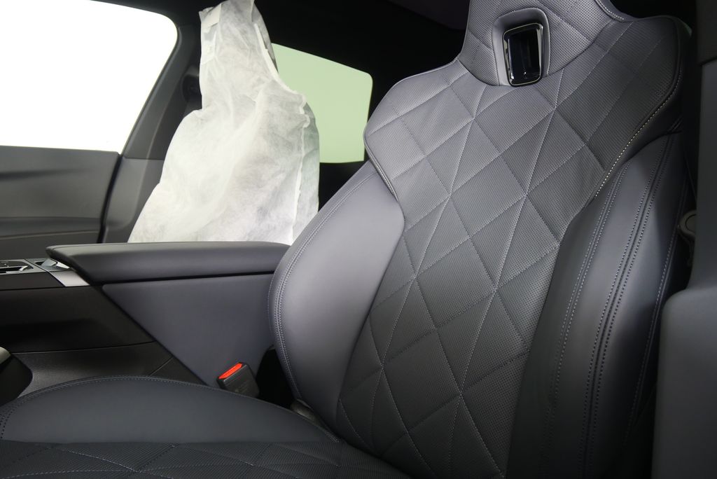 Thumbnail: 2026 BMW iX - 12