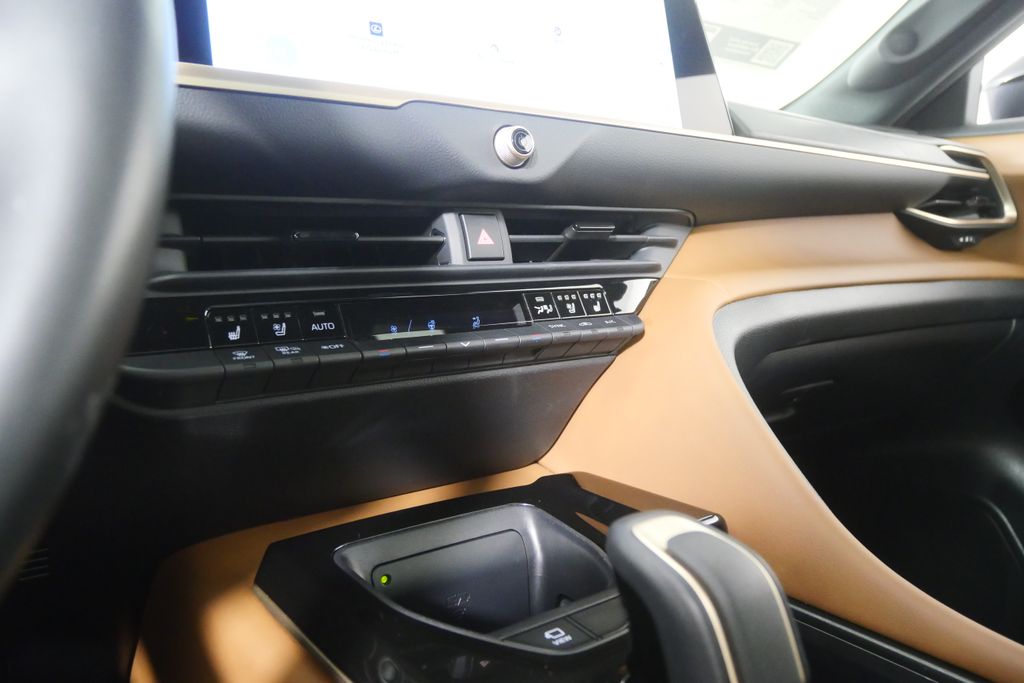 Thumbnail: 2026 Toyota Crown - 25