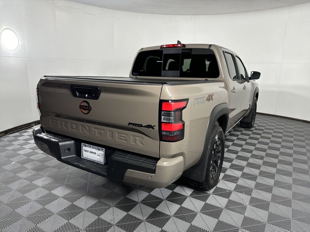 2024 Nissan Frontier PRO-4X 7