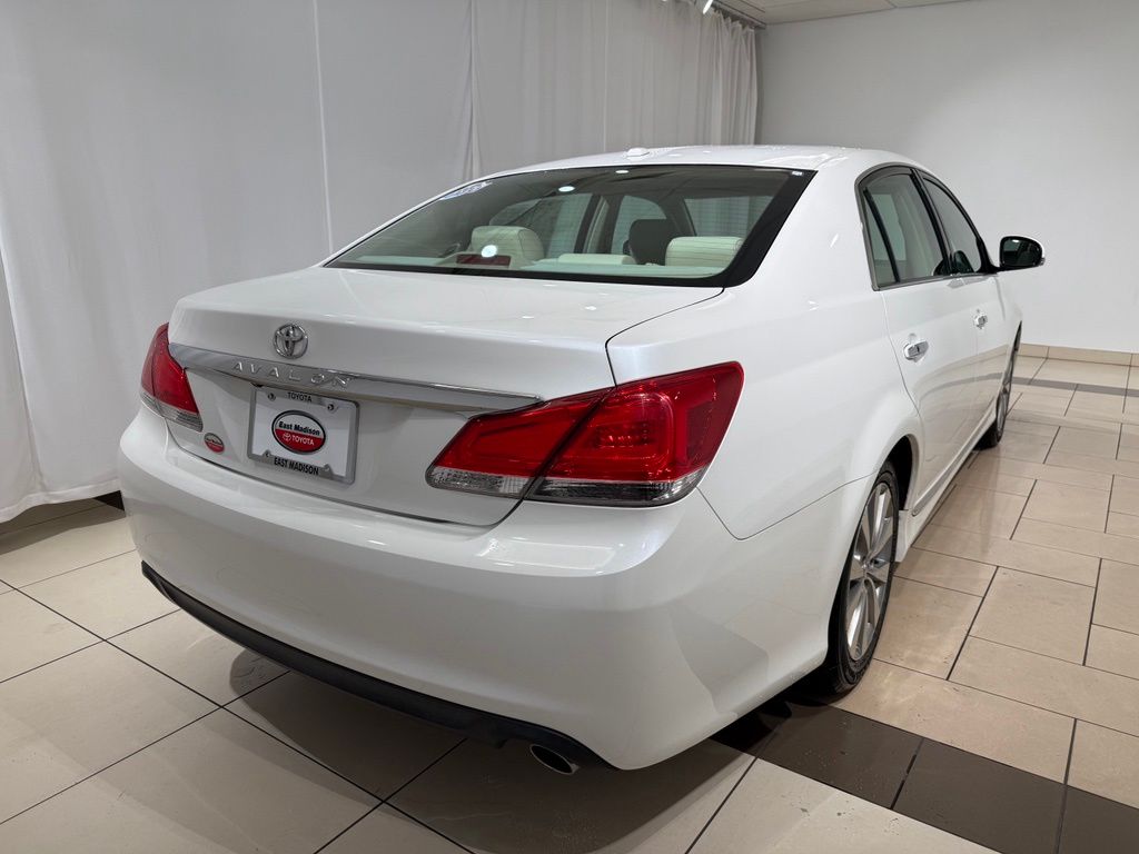Thumbnail: 2012 Toyota Avalon - 5