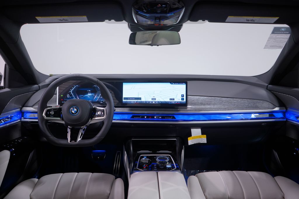 Thumbnail: 2026 BMW i7 - 10