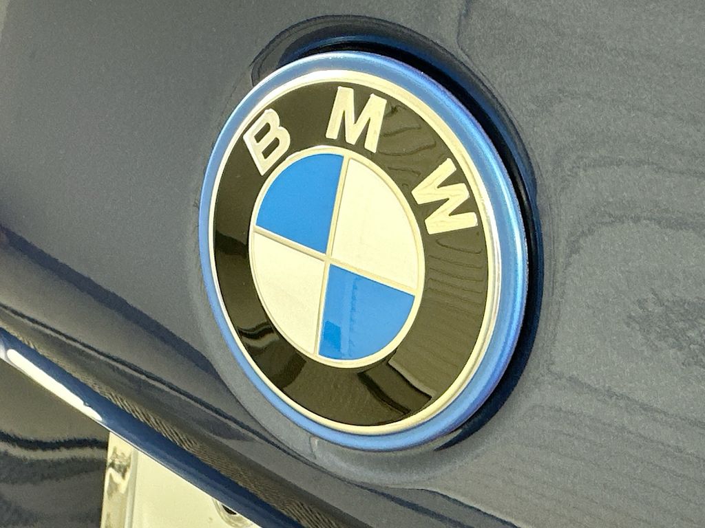 Thumbnail: 2026 BMW i5 - 22