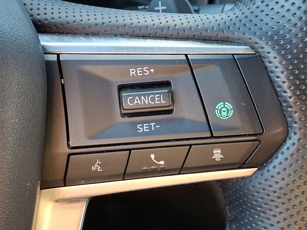 Thumbnail: 2022 Mitsubishi Outlander - 23