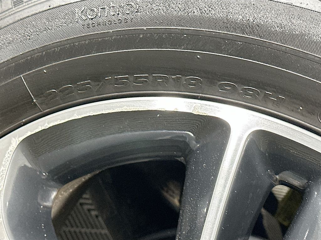 Used 2020 Black Buick Select image 33