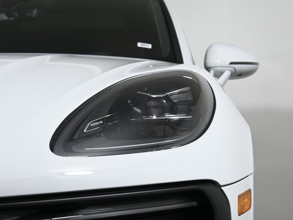 Thumbnail: 2025 Porsche Macan - 12