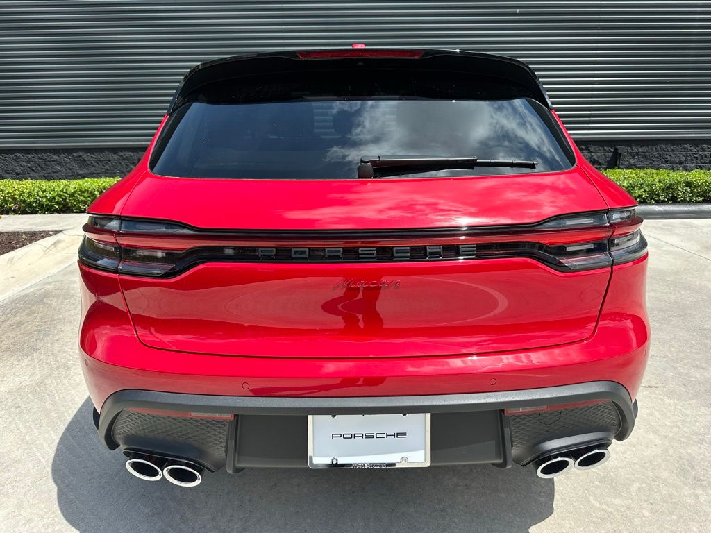 Thumbnail: 2026 Porsche Macan - 12