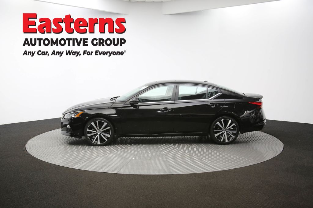 Used 2022 Black Nissan 2.0 SR image 59