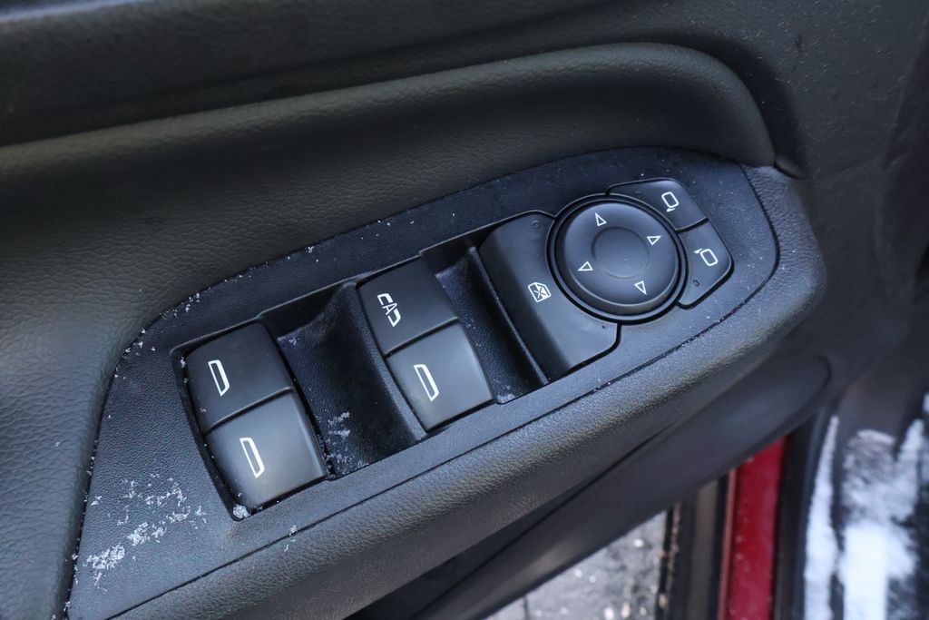 Thumbnail: 2018 Chevrolet Equinox - 15