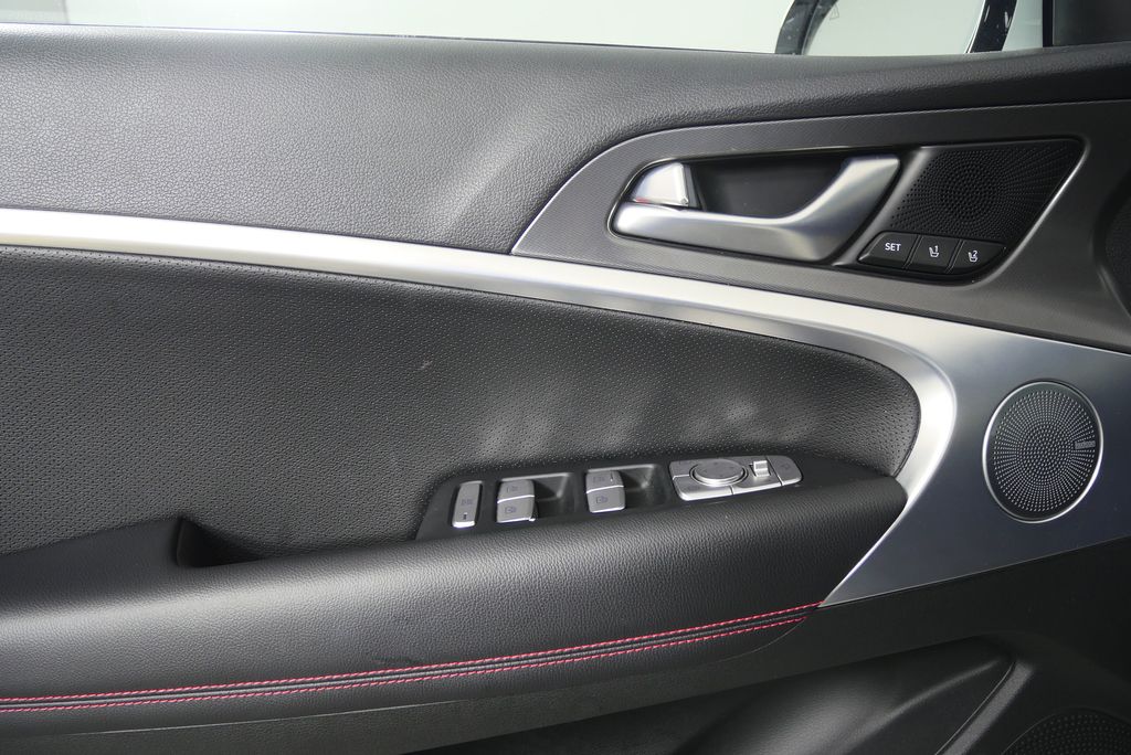 Thumbnail: 2024 Genesis G70 - 9