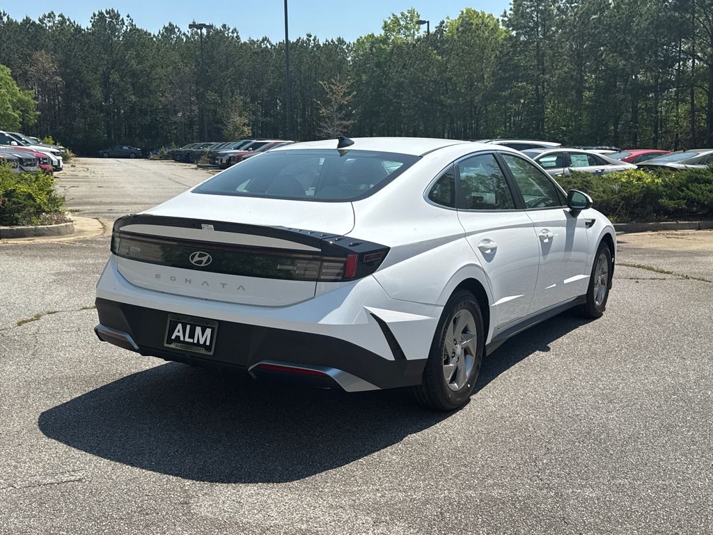 2025 Hyundai Sonata SE photo 2