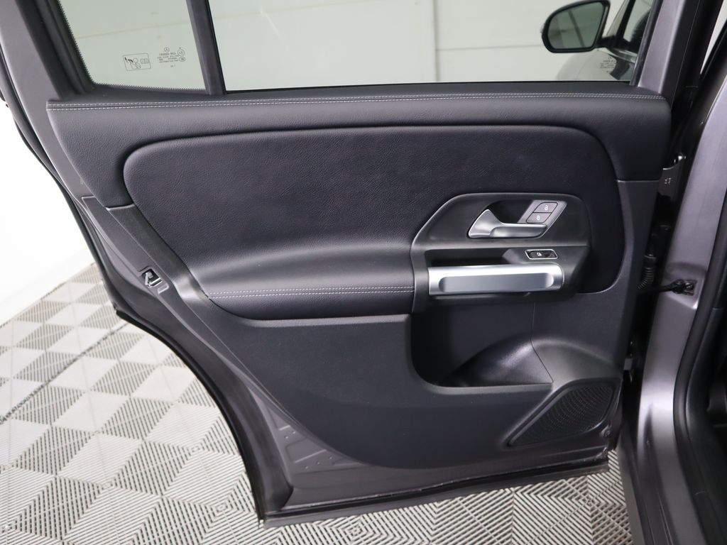 Thumbnail: 2023 Mercedes-Benz GLB - 26