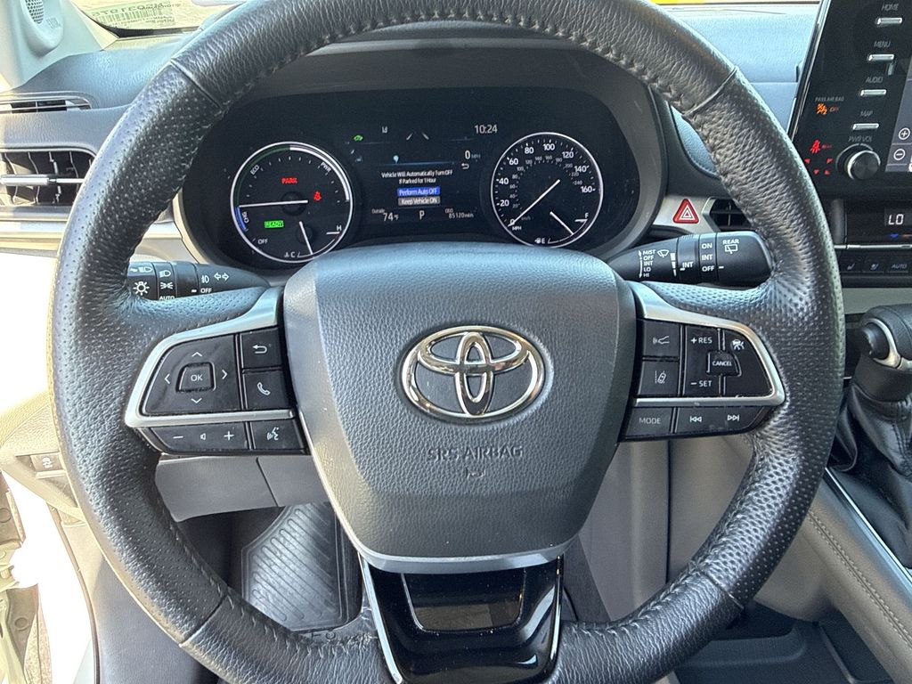 Thumbnail: 2021 Toyota Sienna - 21