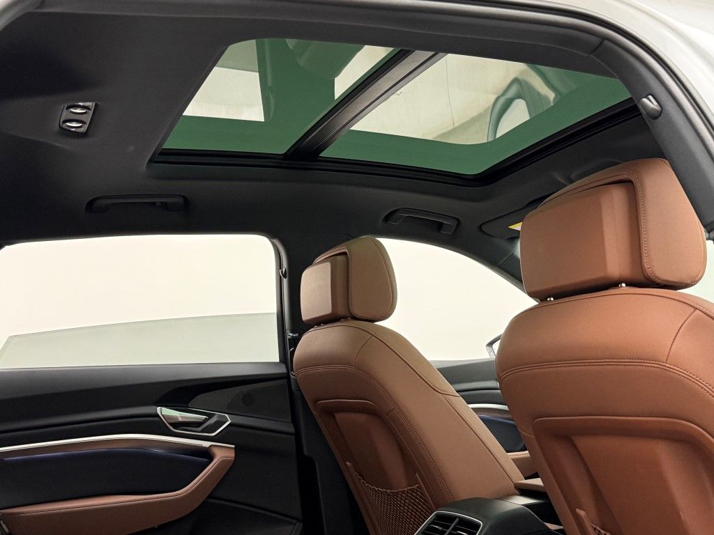 Thumbnail: 2024 Audi Q8 e-tron - 12