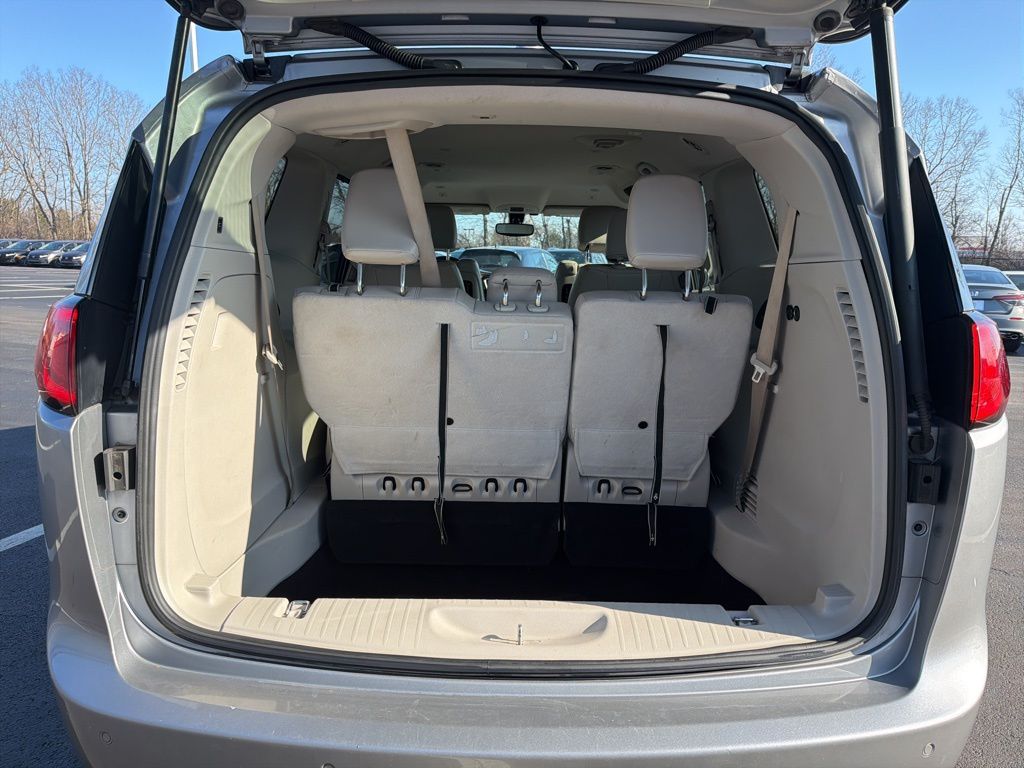 Thumbnail: 2018 Chrysler Pacifica - 22