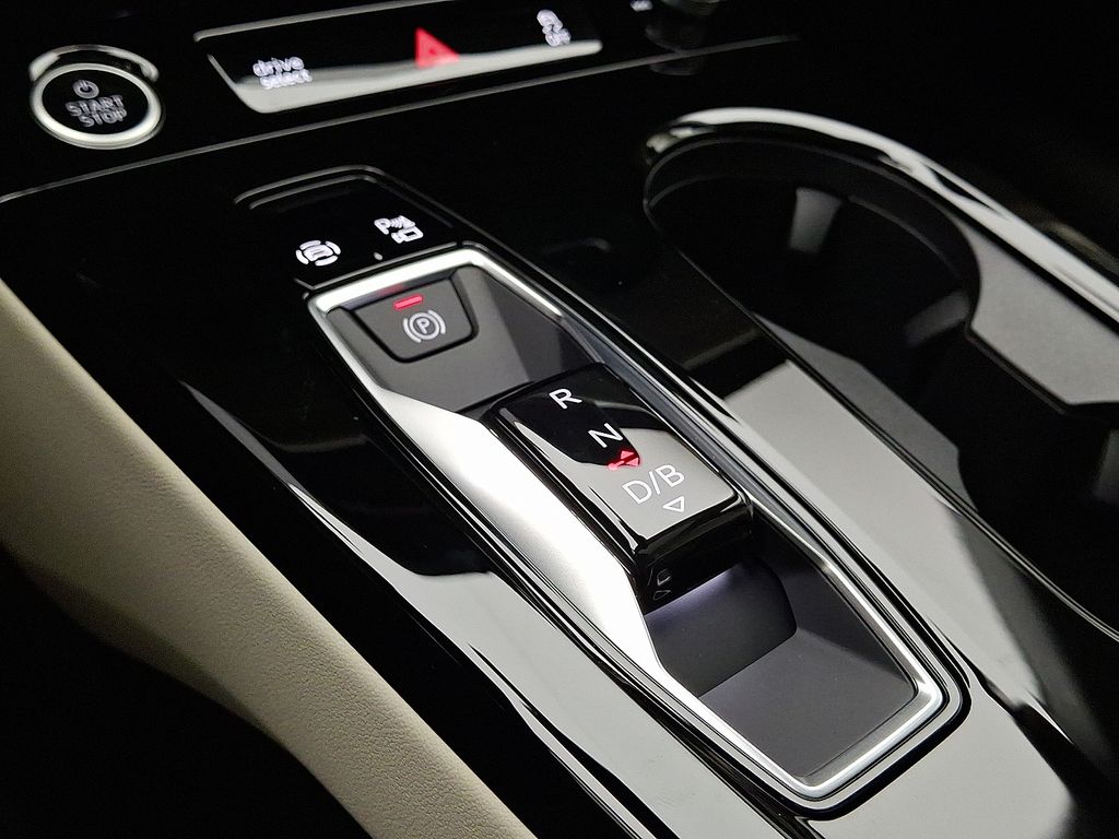 Thumbnail: 2025 Audi A6 - 10