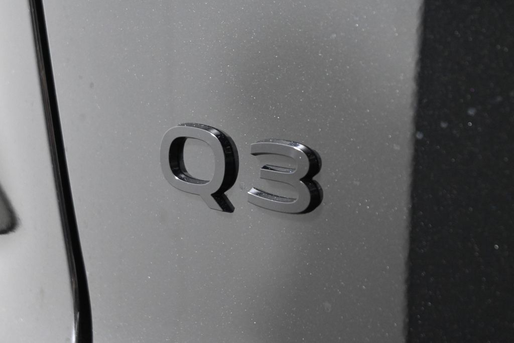 Thumbnail: 2026 Audi Q3 - 22