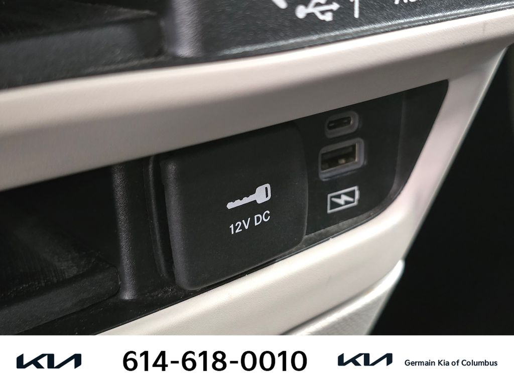 Used 2022 Gray Chrysler Touring L image 30