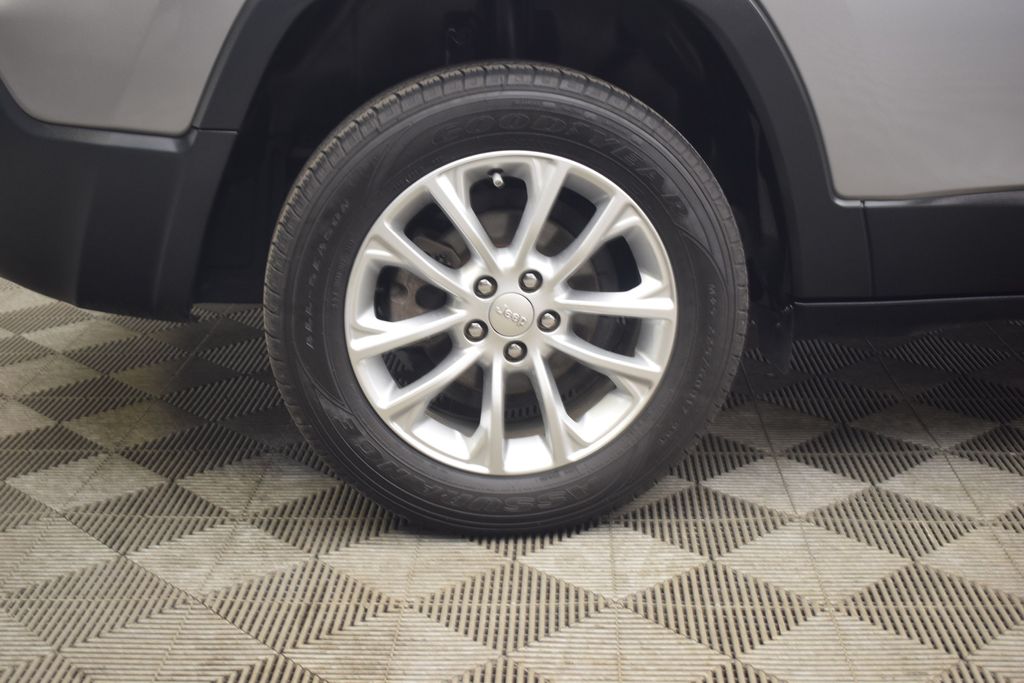 used 2019 Jeep Cherokee car, priced at $12,700