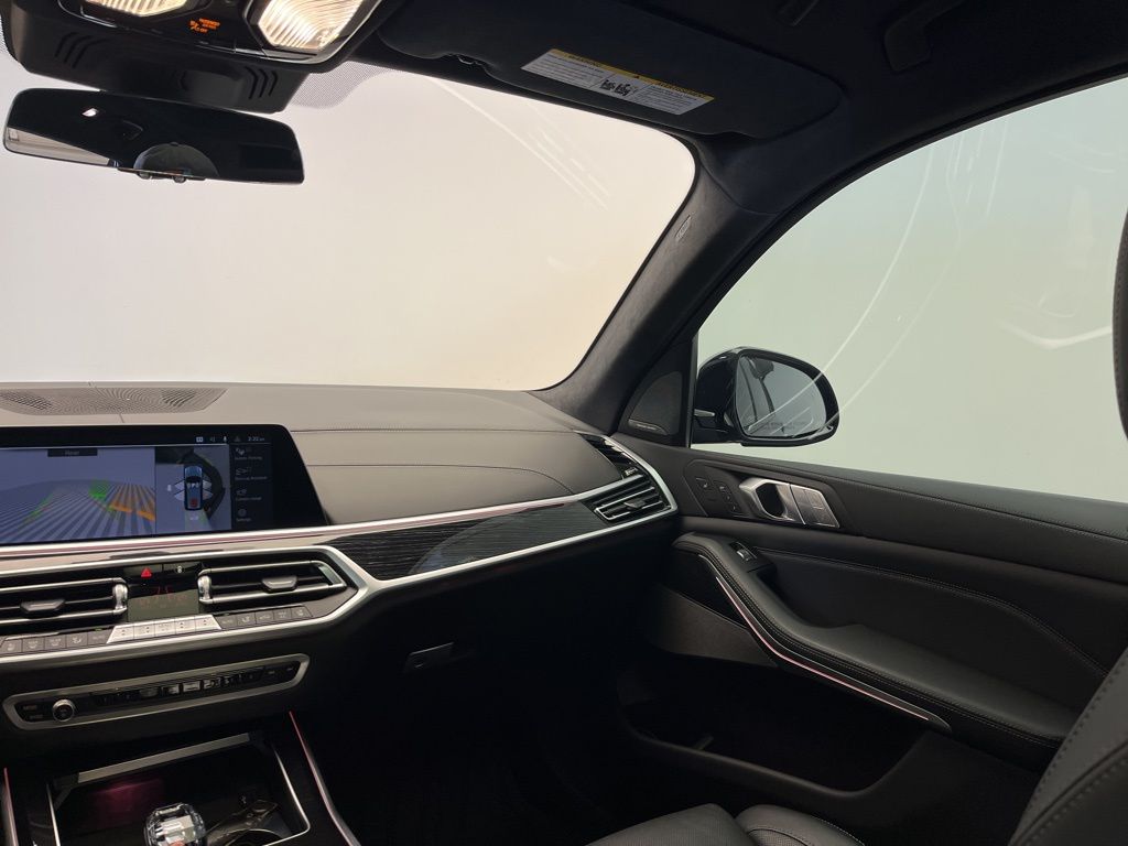 Thumbnail: 2022 BMW X7 - 28
