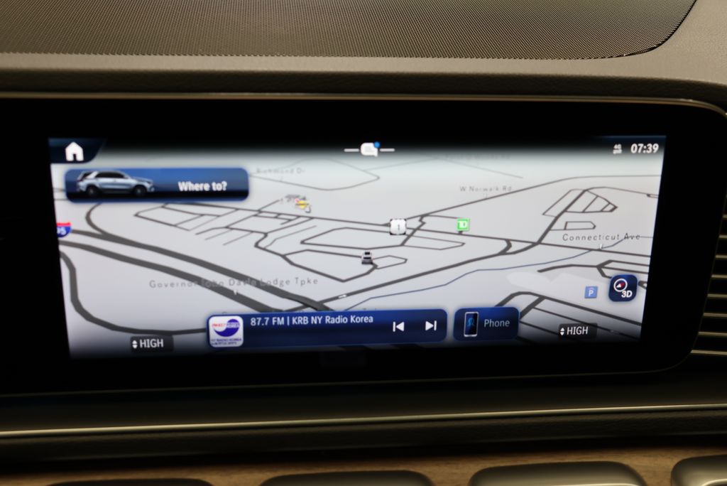 Thumbnail: 2026 Mercedes-Benz GLE - 25