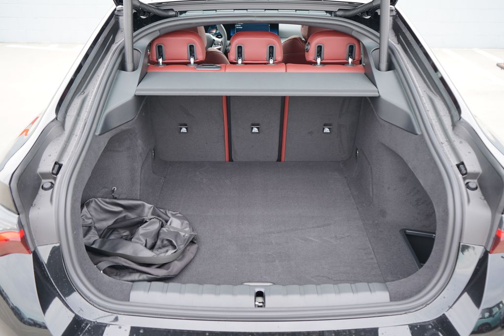 Thumbnail: 2026 BMW i4 - 21