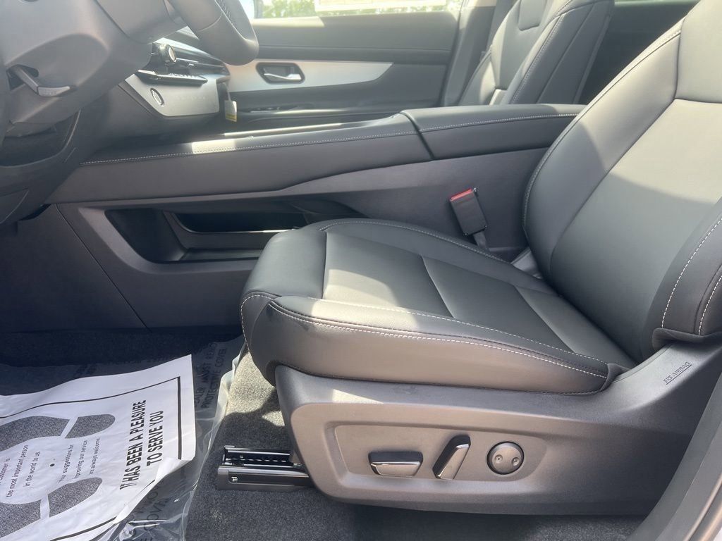 2025 Boulder Gray Pearl/Super Black Nissan Murano SL AWD SUV