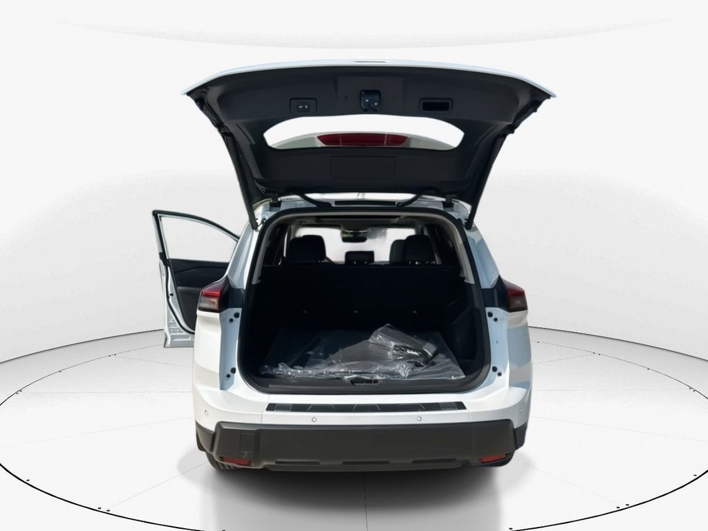 2025 Everest White Pearl Nissan Rogue SV FWD SUV