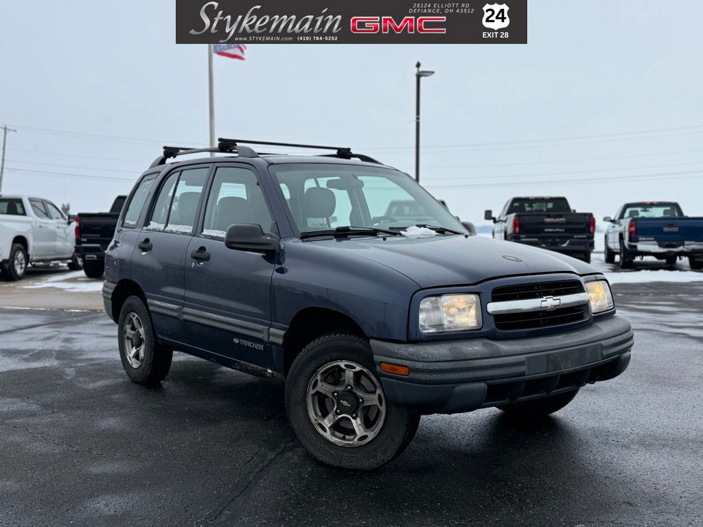 2000 Chevrolet Tracker 4-Door 4WD