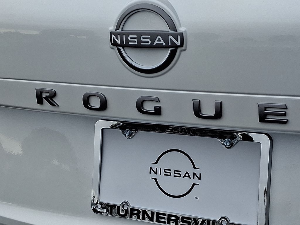 Thumbnail: 2026 Nissan Rogue - 10