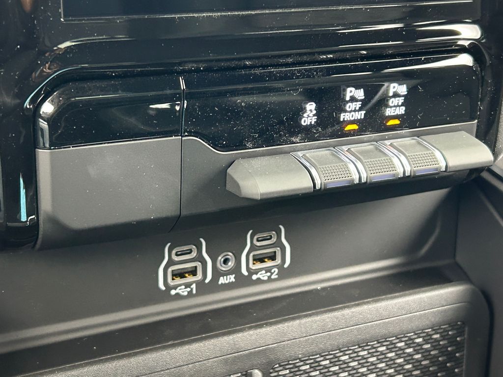 New 2026 Hydro Blue Pearlcoat Ram Big Horn/Lone Star image 21