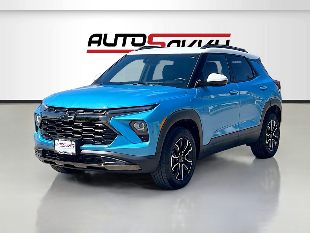 Used 2025 Blue Chevrolet ACTIV image 3