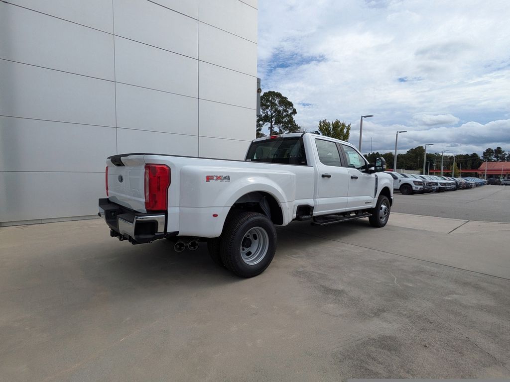 2026 Ford Super Duty F-350 DRW XL