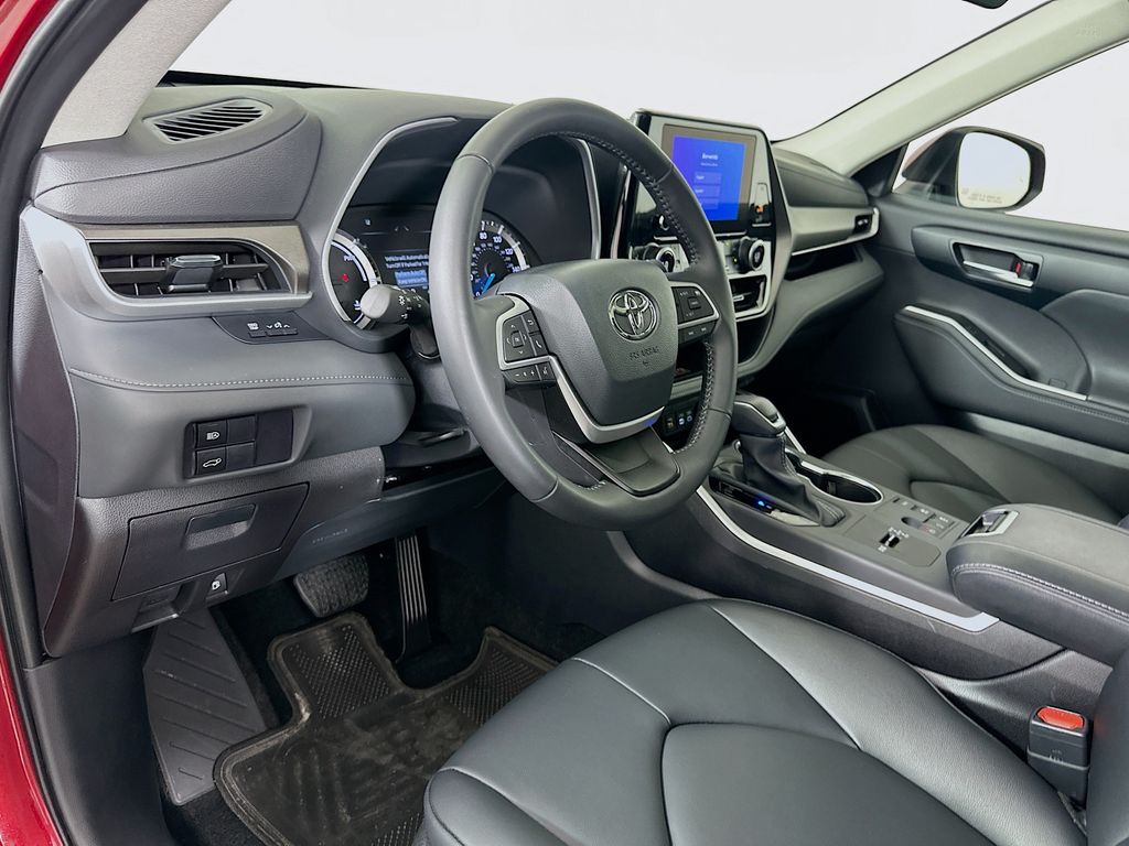 Thumbnail: 2026 Toyota Highlander - 9