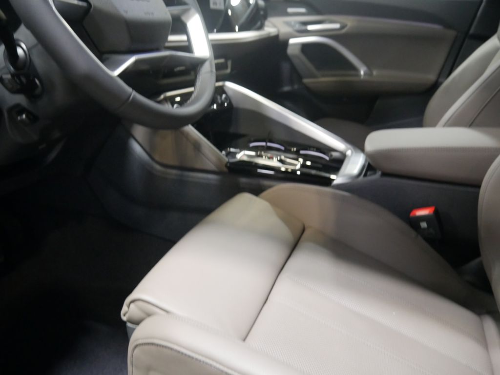 Thumbnail: 2025 Audi Q5 - 18