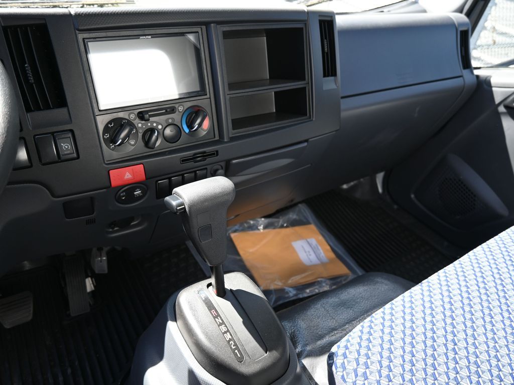 2024 Isuzu NPR HD 