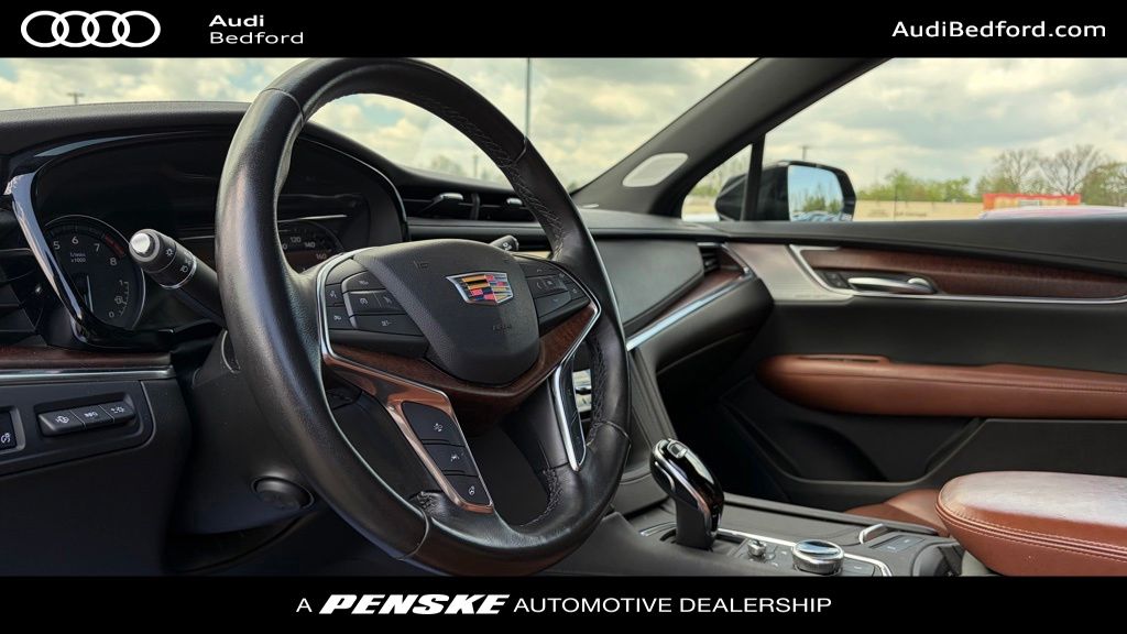 Thumbnail: 2022 Cadillac XT5 - 11